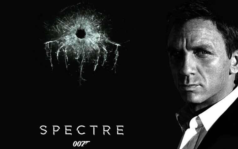 Daniel Craig en James Bond et l'impact de balle de l'affiche Spectre 007
