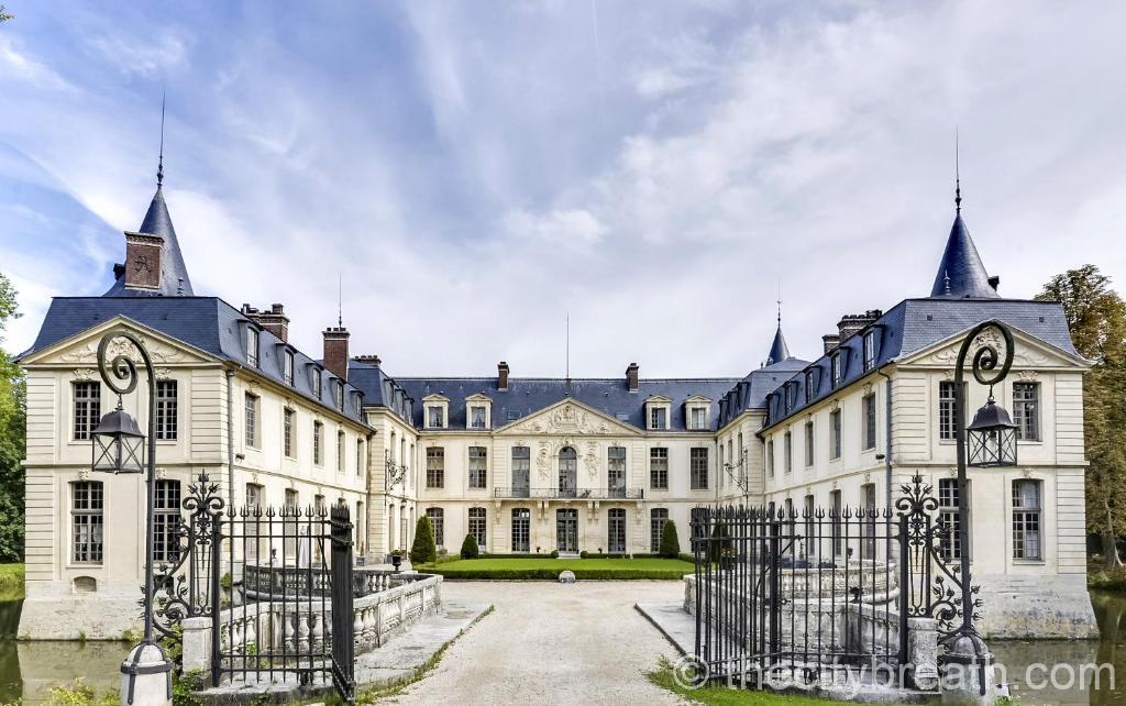 Château d'Ermenonville, lieu de tournage du film Les Visiteurs