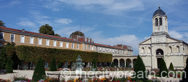 Hôpital Charles-Foix à Ivry-sur-Seine, décor des Visiteurs